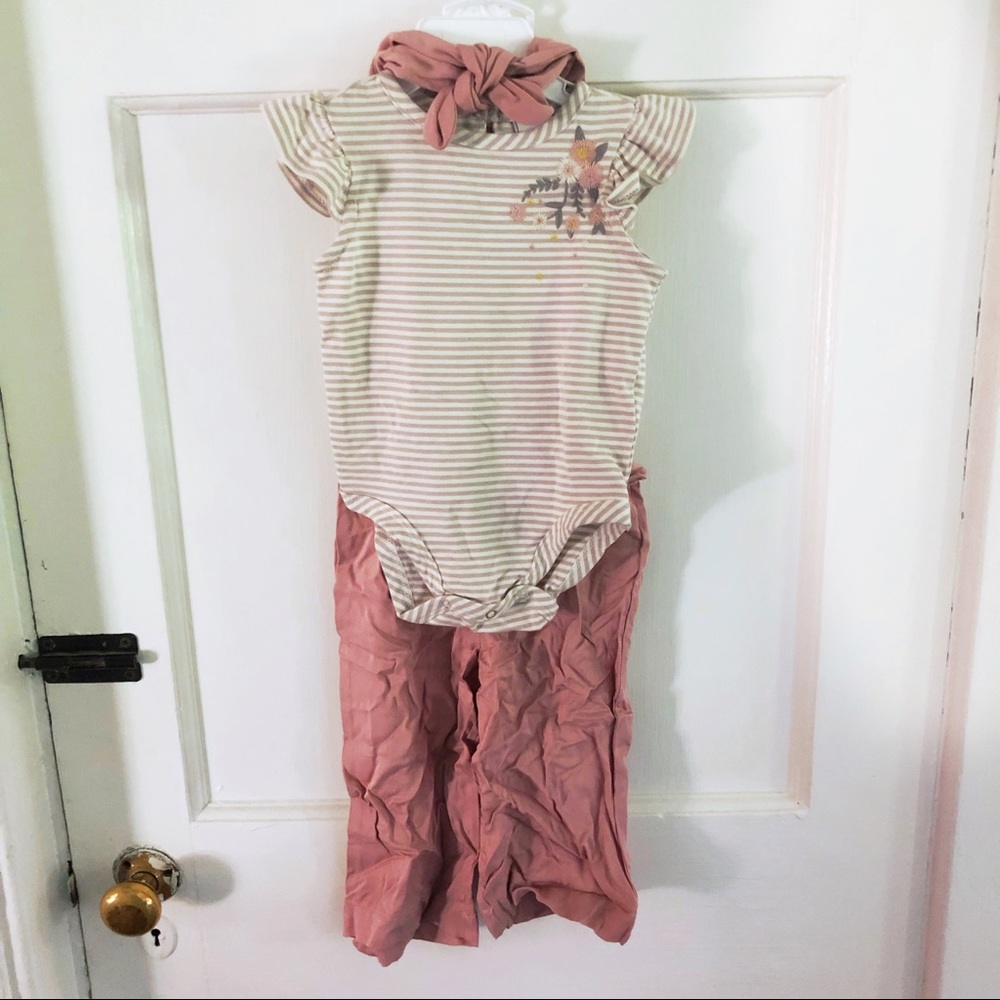 FREE BIBS with Tahiari 3 Piece Set 6-9months